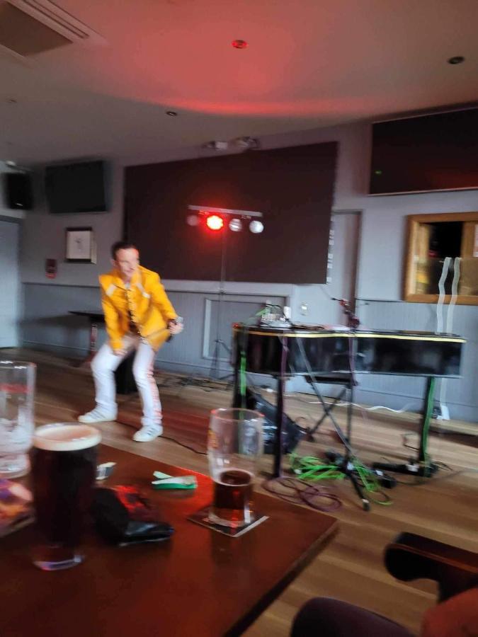 The Albert Hotel & Sports Bar 킹스턴어폰헐 외부 사진